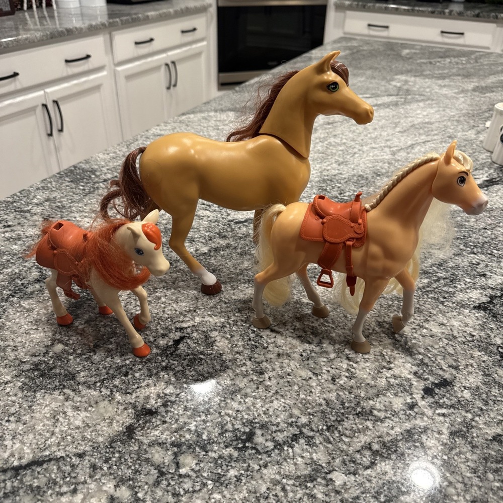 Mixed Lot of 3 Horses 1 Spirit Untamed Horse 2 Barbie Horses Animal‎ Figures #25